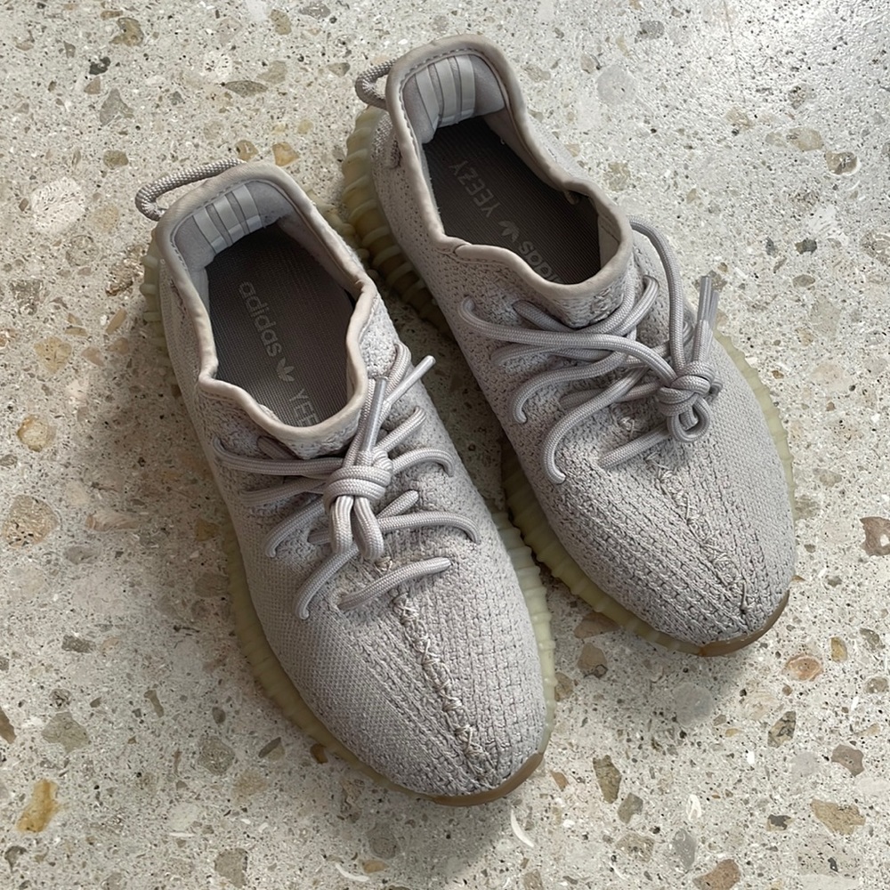 YEEZY SZ 5